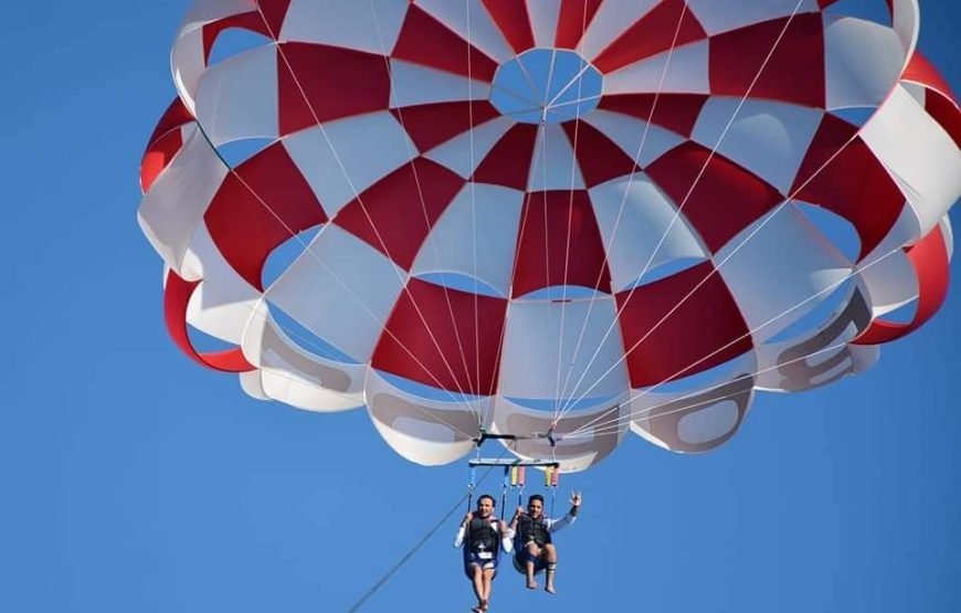 Hurghada: Parasailing Adventure