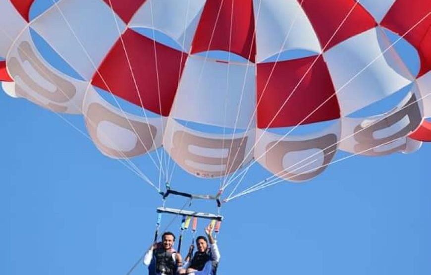 Hurghada: Parasailing Adventure