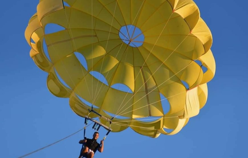 Hurghada: Parasailing Adventure