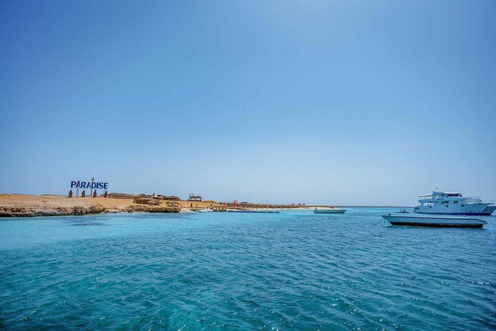 How to Visit Paradise Island